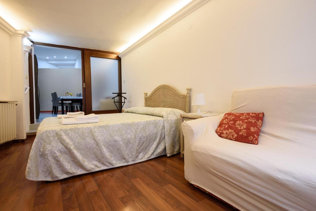 Via Avvocata 25 Apartment Naples Luaran gambar