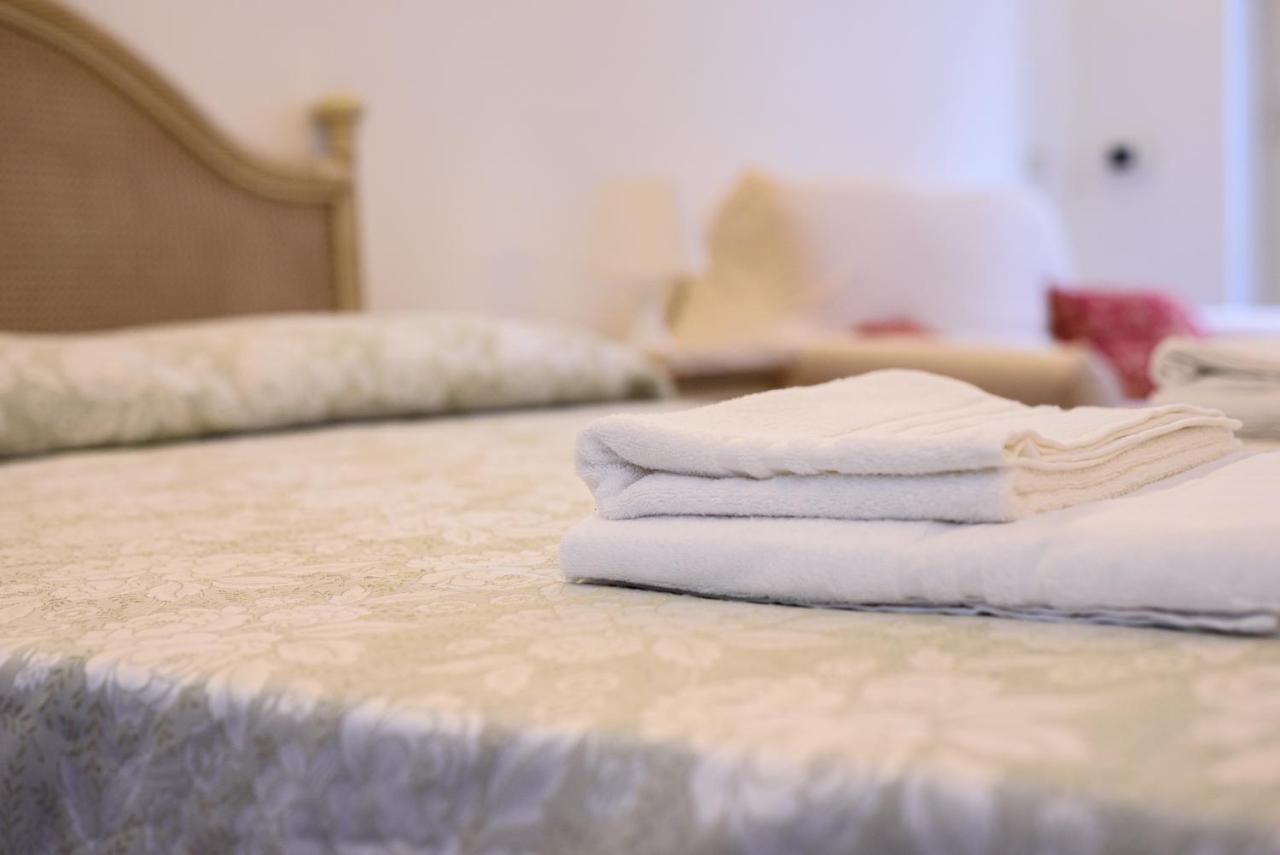 Via Avvocata 25 Apartment Naples Luaran gambar