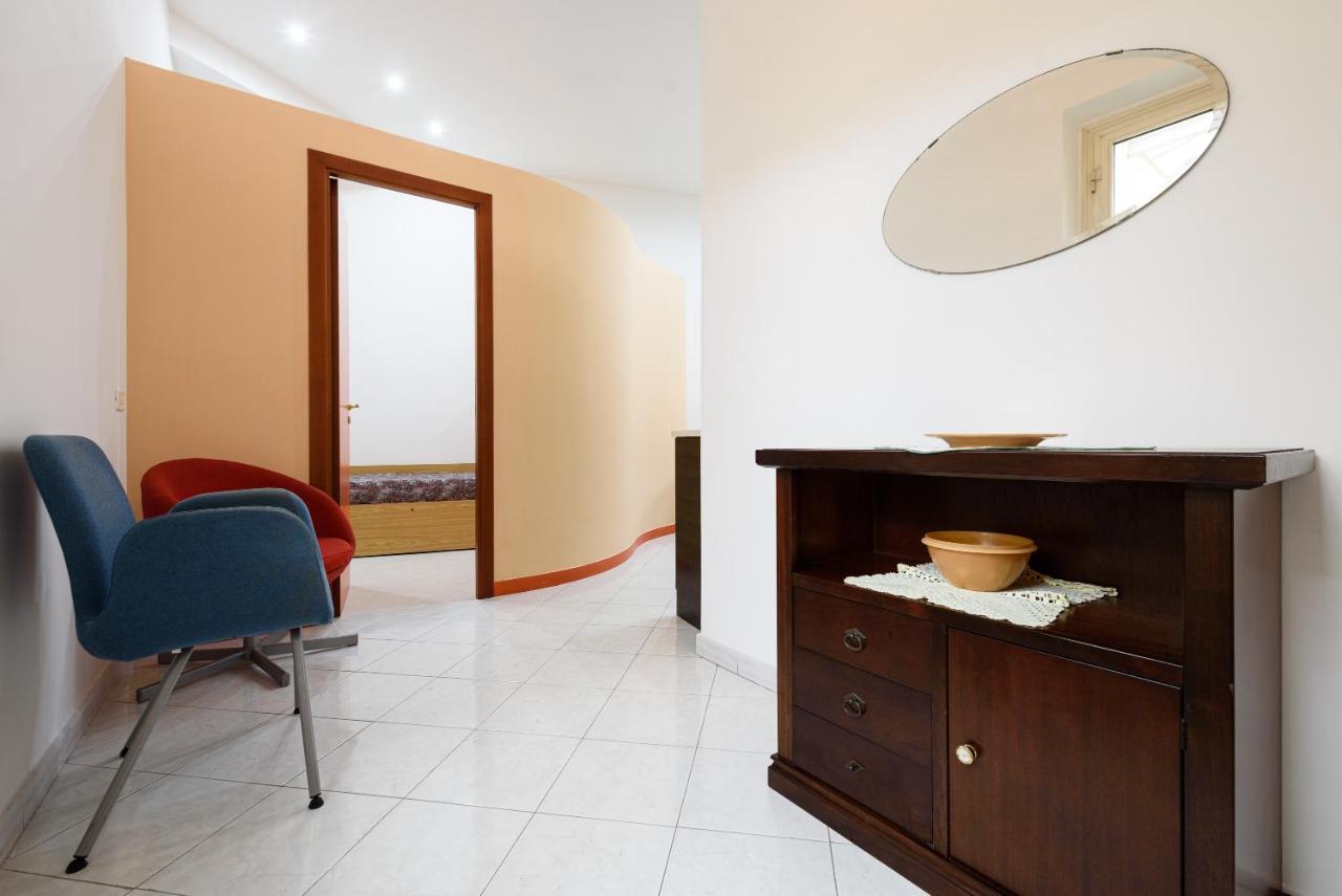Via Avvocata 25 Apartment Naples Luaran gambar